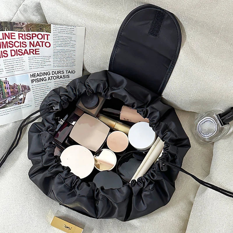 "A Bolsa de Cosméticos Mágica Que Vai Acabar com a Sua Bagunça e Transformar Sua Rotina!"